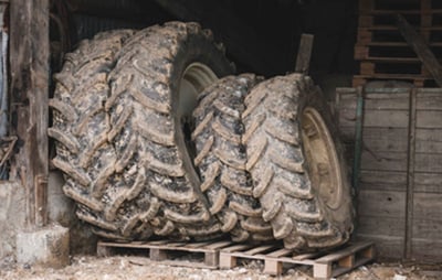 Aufrechte Lagerung von Landwirtschaftsreifen