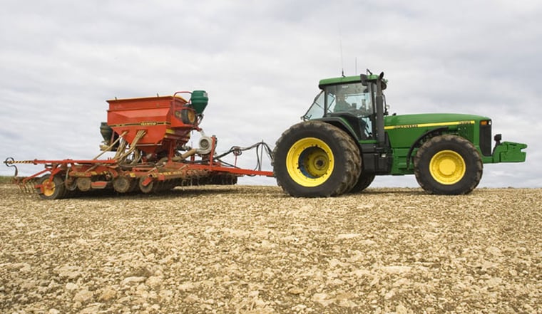 Zwillingsbereifung am Traktor für höhere Produktivität